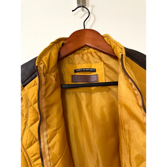 Hollyland Women's Quilted Mustard Lightweight Sleeveless Vest Small - Picture 8 of 9